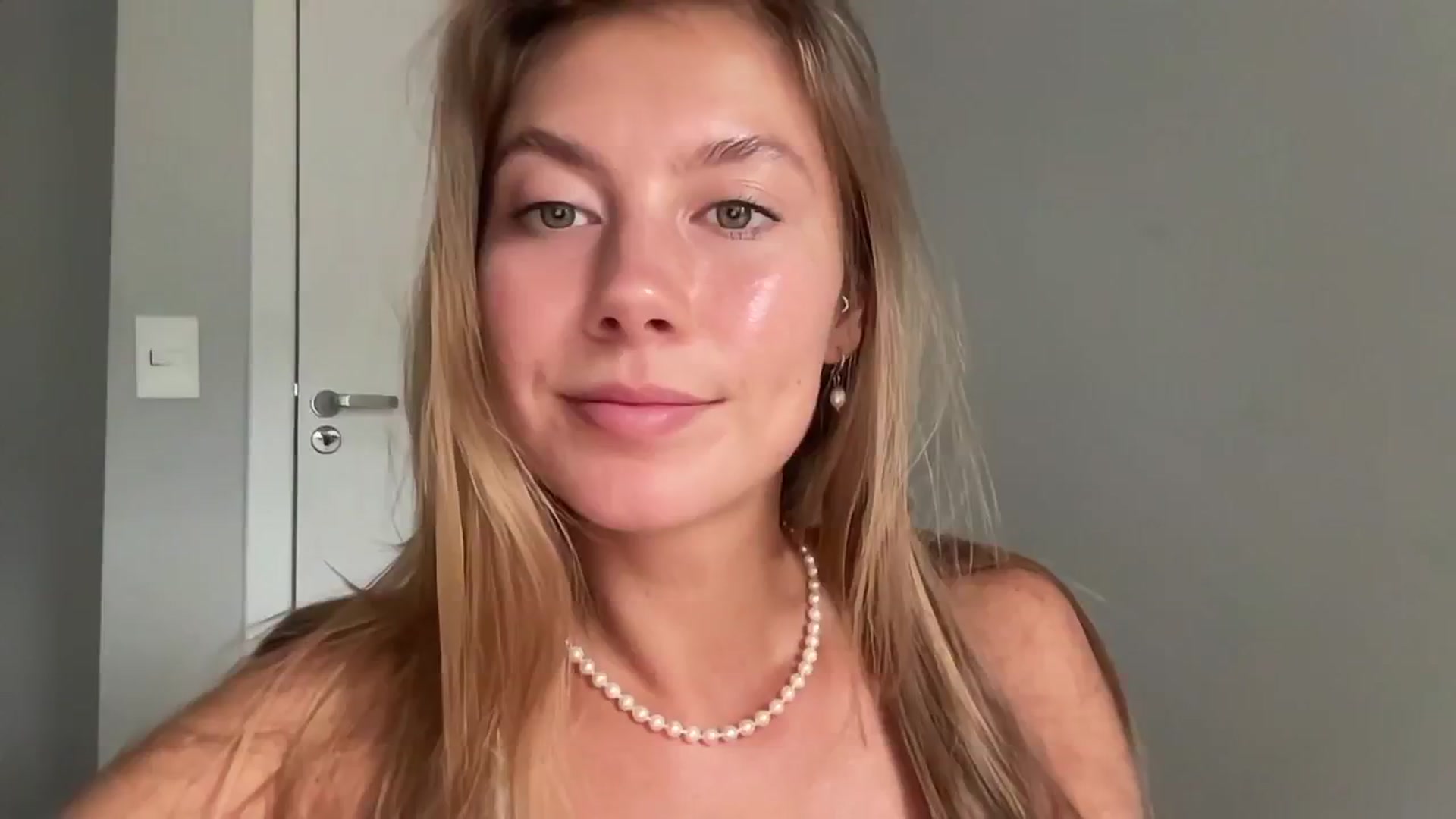 Gallery image thumbnail from SurfGirls's myfreecams stream on, 02/06/2025, 10:18 image 12 of 20