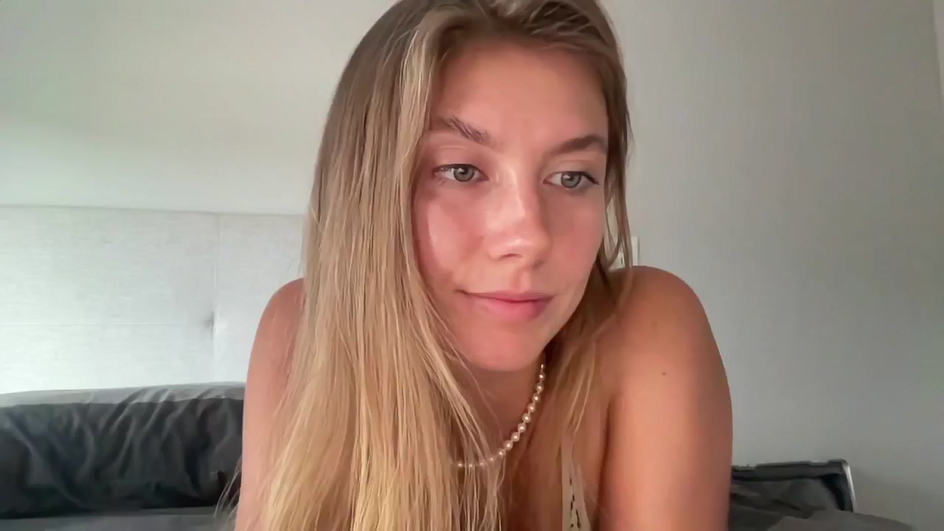 Gallery image thumbnail from SurfGirls's myfreecams stream on, 02/06/2025, 10:54 image 16 of 20