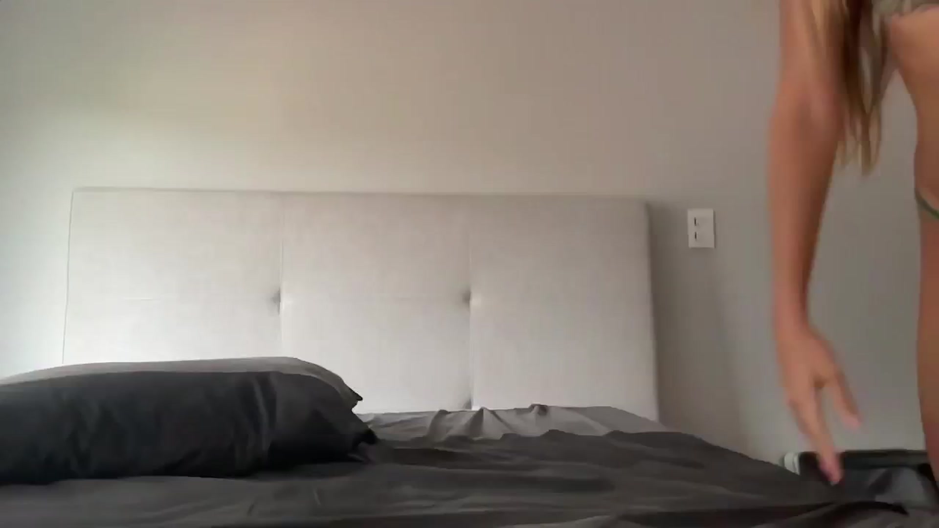 Gallery image thumbnail from SurfGirls's myfreecams stream on, 02/06/2025, 10:54 image 5 of 20