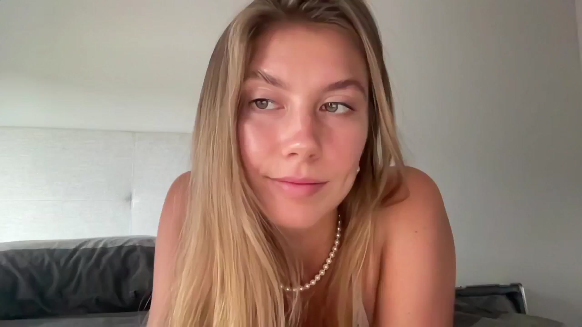 Gallery image thumbnail from SurfGirls's myfreecams stream on, 02/06/2025, 10:54 image 17 of 20