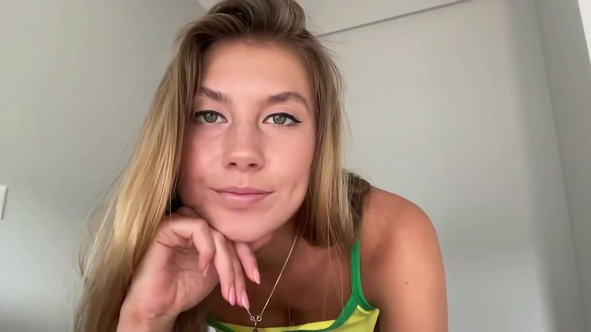 Gallery image thumbnail from SurfGirls's myfreecams stream on, 02/07/2025, 16:54 image 13 of 20