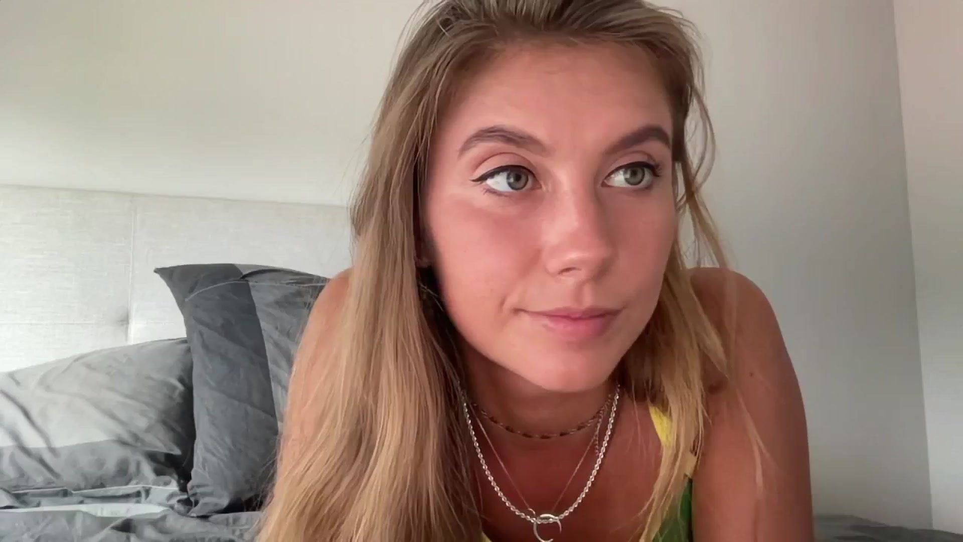 Gallery image thumbnail from SurfGirls's myfreecams stream on, 02/18/2025, 16:50 image 13 of 20