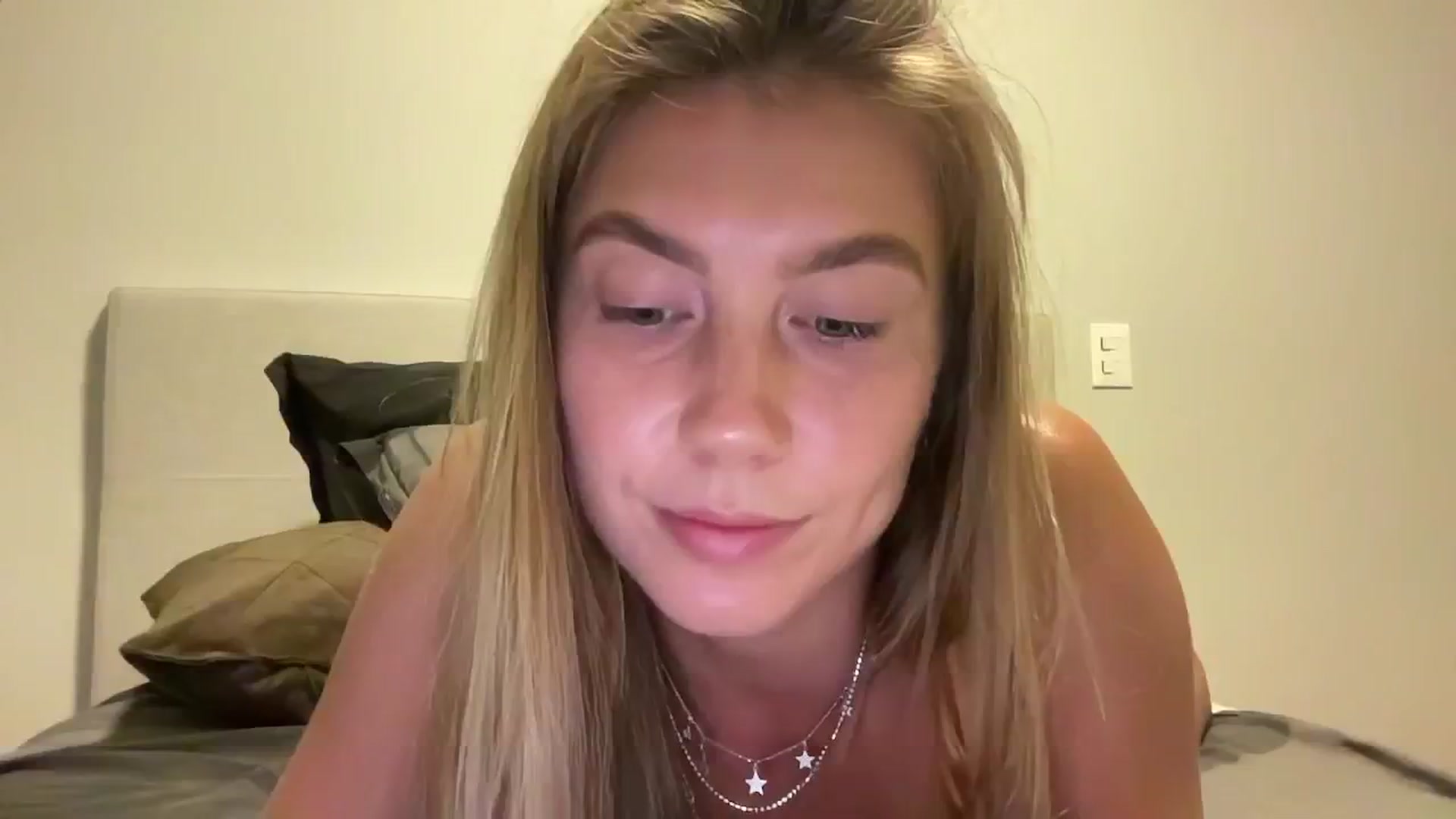 Gallery image thumbnail from SurfGirls's myfreecams stream on, 02/22/2025, 22:07 image 9 of 20