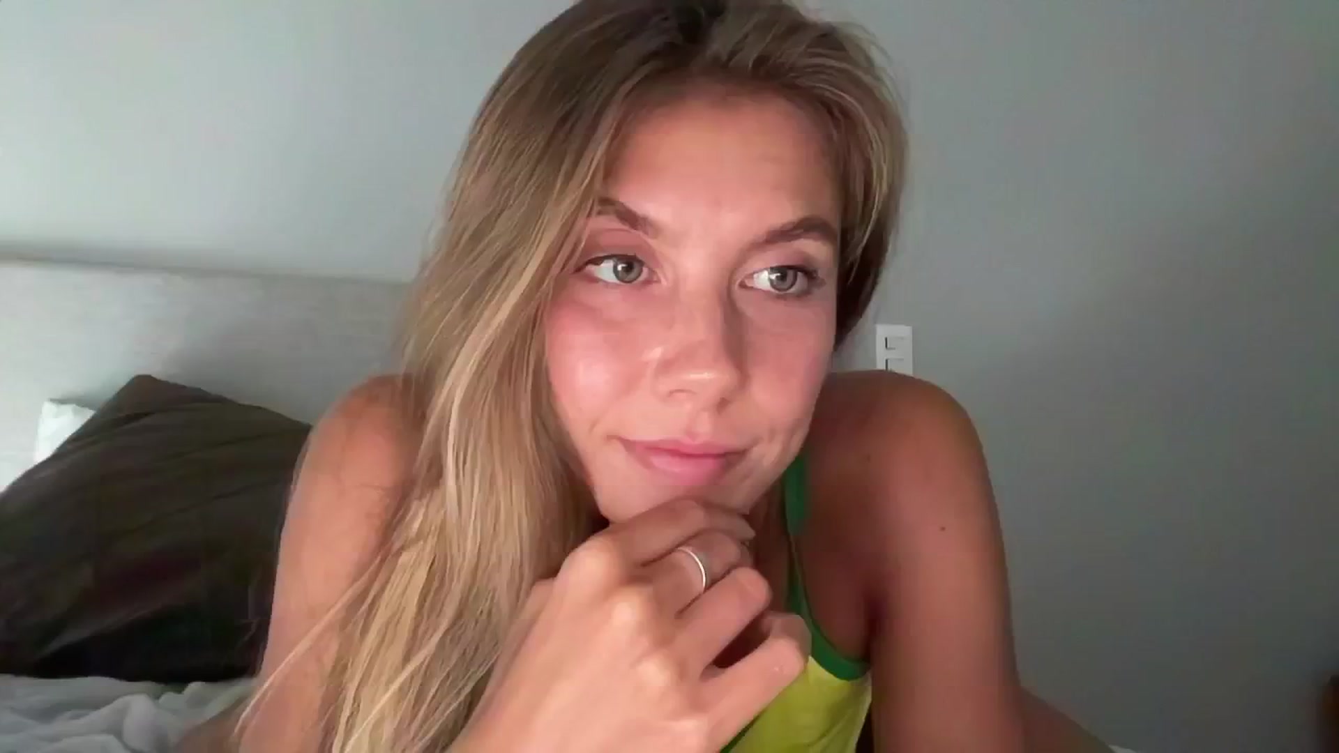Gallery image thumbnail from SurfGirls's myfreecams stream on, 02/24/2025, 19:14 image 14 of 20