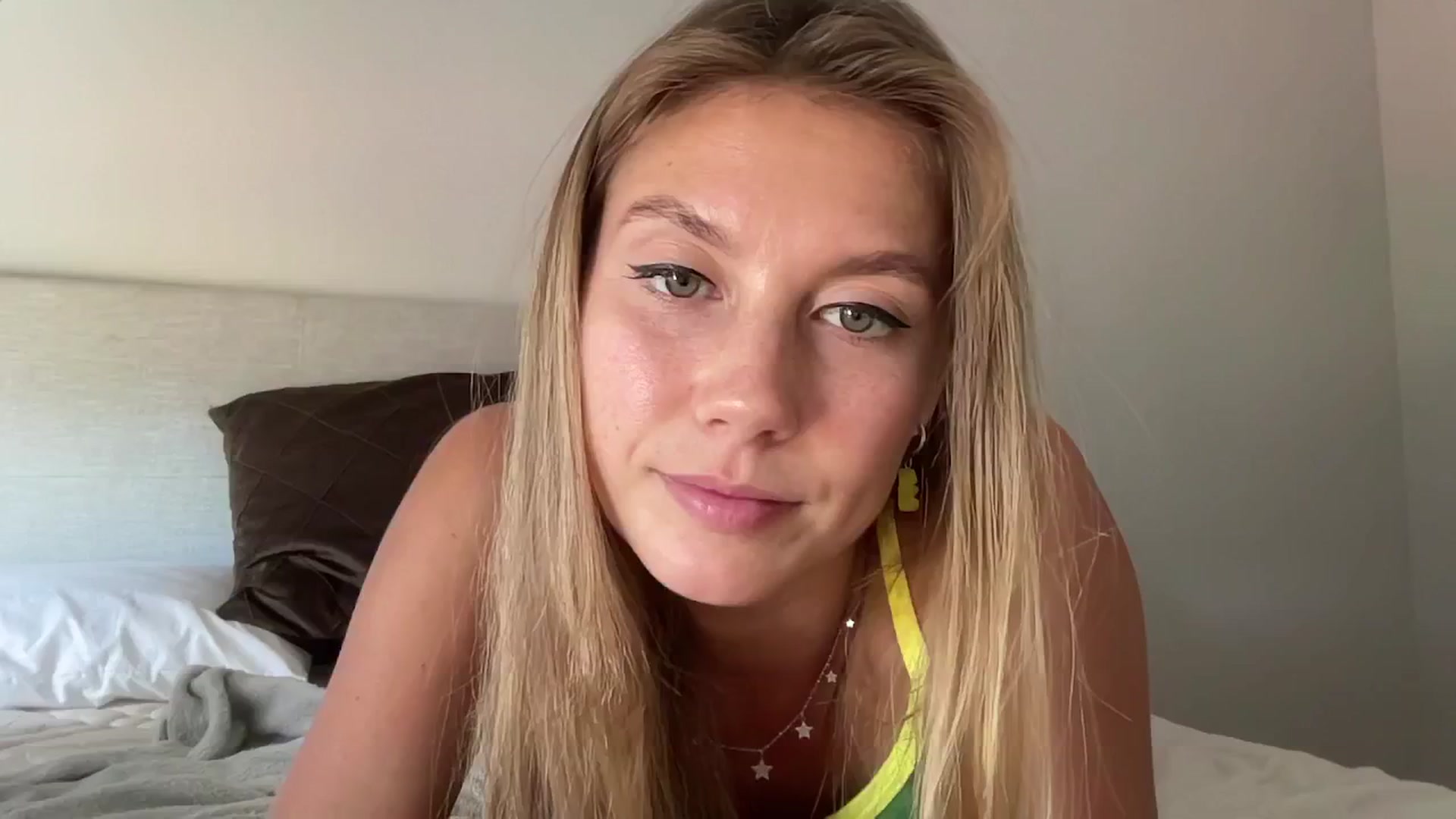 Gallery image thumbnail from SurfGirls's myfreecams stream on, 02/28/2025, 17:56 image 3 of 20