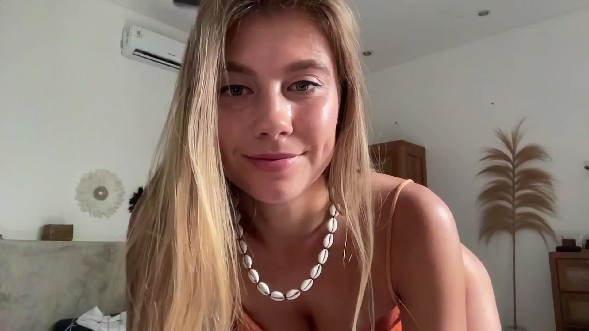 Gallery image thumbnail from SurfGirls's myfreecams stream on, 03/18/2025, 09:46 image 2 of 20