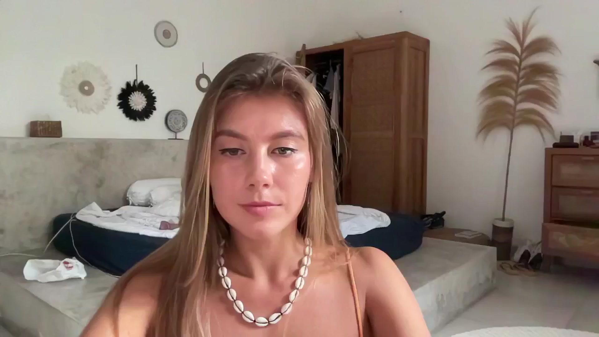 Gallery image thumbnail from SurfGirls's myfreecams stream on, 03/18/2025, 09:46 image 4 of 20