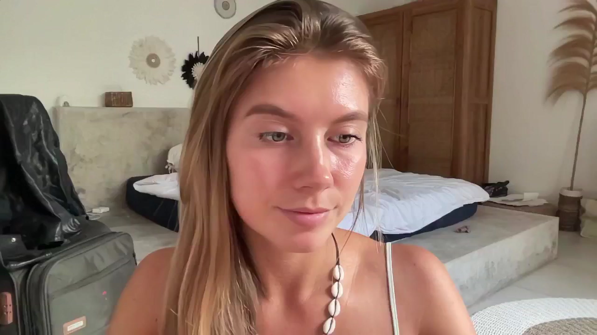 Gallery image thumbnail from SurfGirls's myfreecams stream on, 03/20/2025, 24:00 image 16 of 20