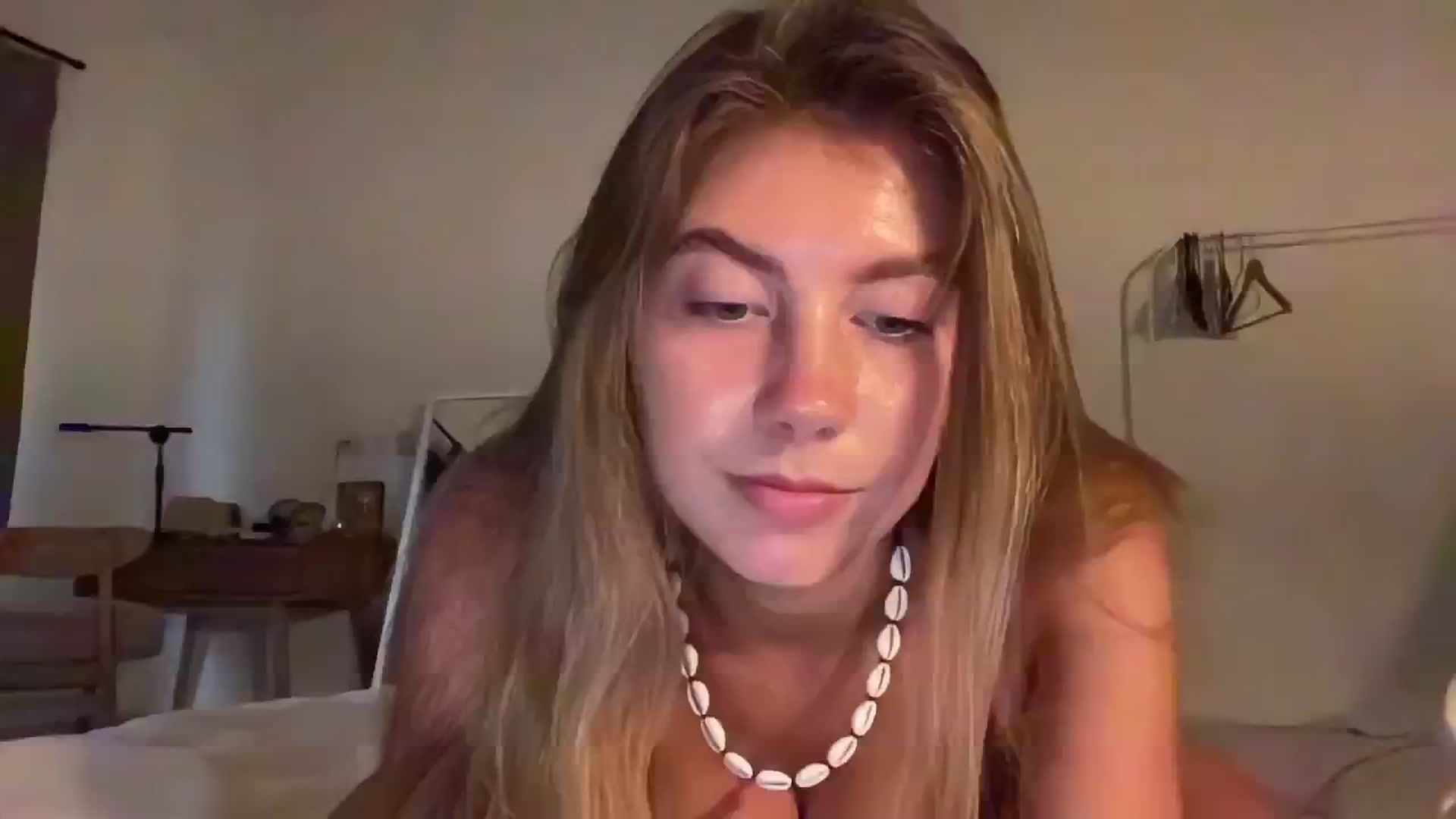 Gallery image thumbnail from SurfGirls's myfreecams stream on, 03/20/2025, 10:30 image 18 of 20