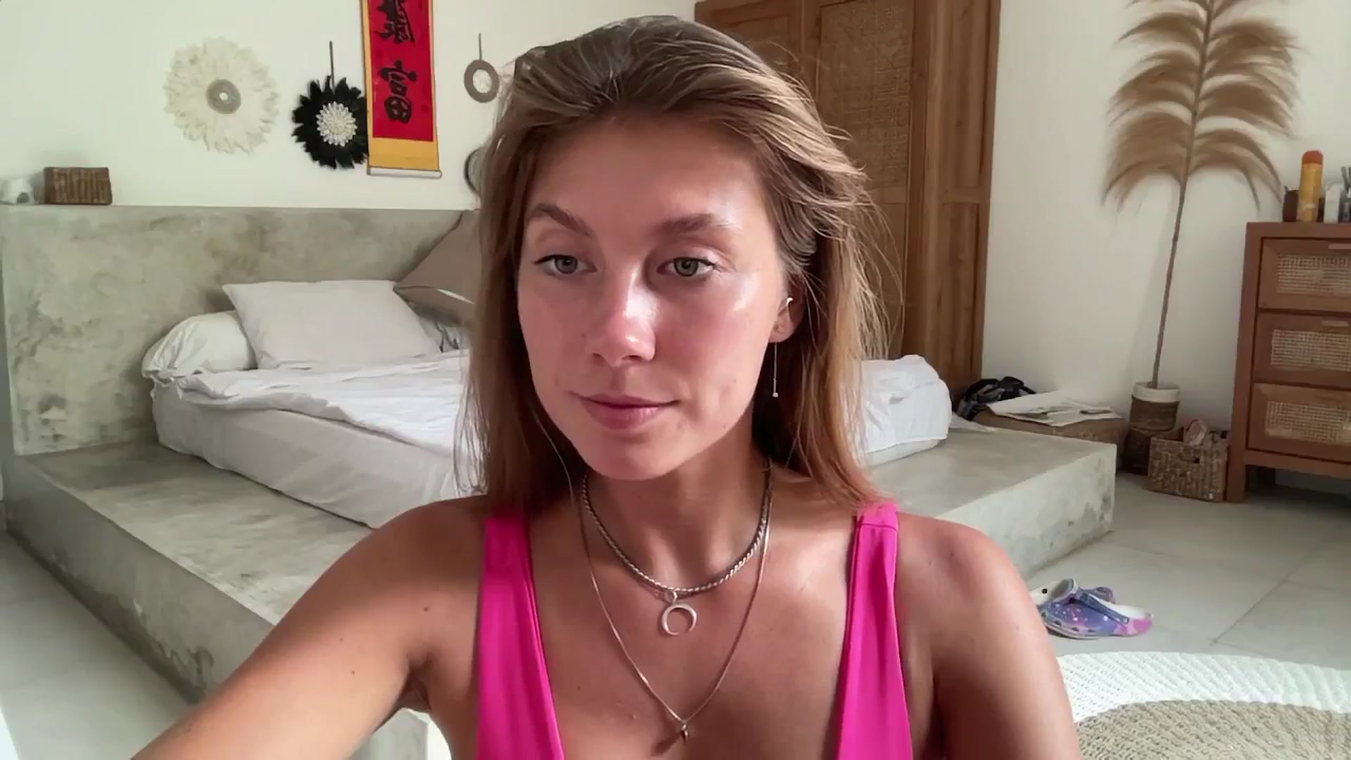 Gallery image thumbnail from SurfGirls's myfreecams stream on, 03/28/2025, 07:37 image 12 of 20