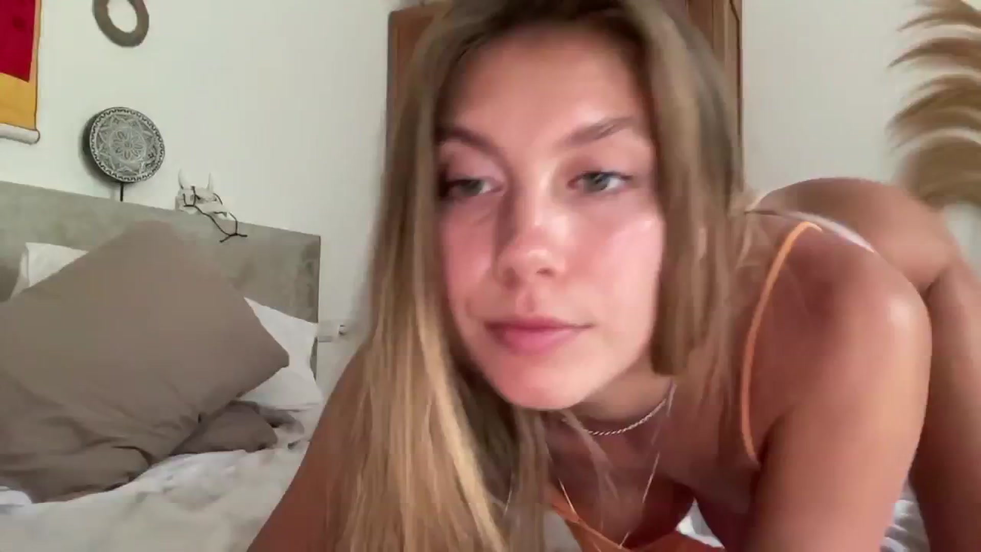 Gallery image thumbnail from SurfGirls's myfreecams stream on, 03/28/2025, 08:56 image 20 of 20