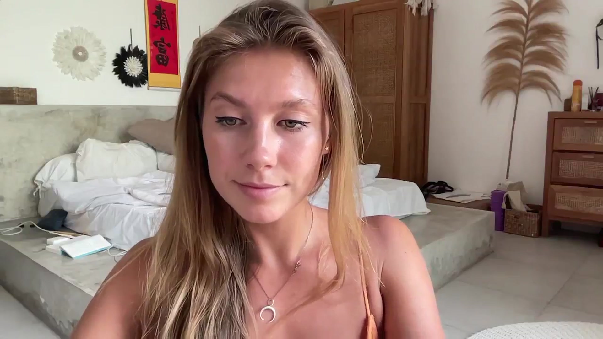 Gallery image thumbnail from SurfGirls's myfreecams stream on, 04/04/2025, 04:33 image 9 of 20