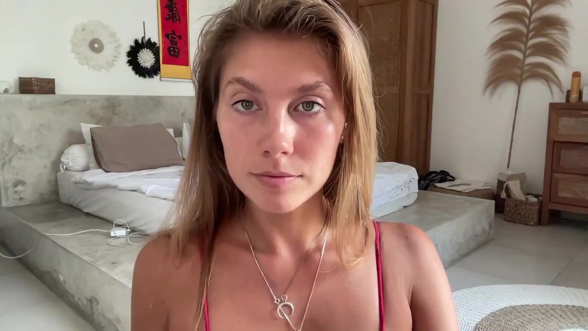 Gallery image thumbnail from SurfGirls's myfreecams stream on, 04/08/2025, 01:30 image 19 of 20