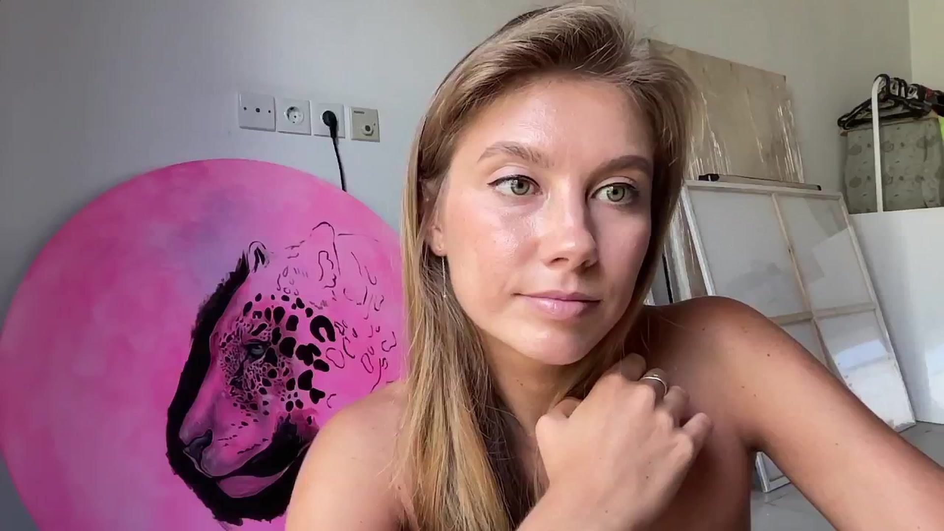 Gallery image thumbnail from SurfGirls's myfreecams stream on, 04/11/2025, 04:19 image 6 of 20
