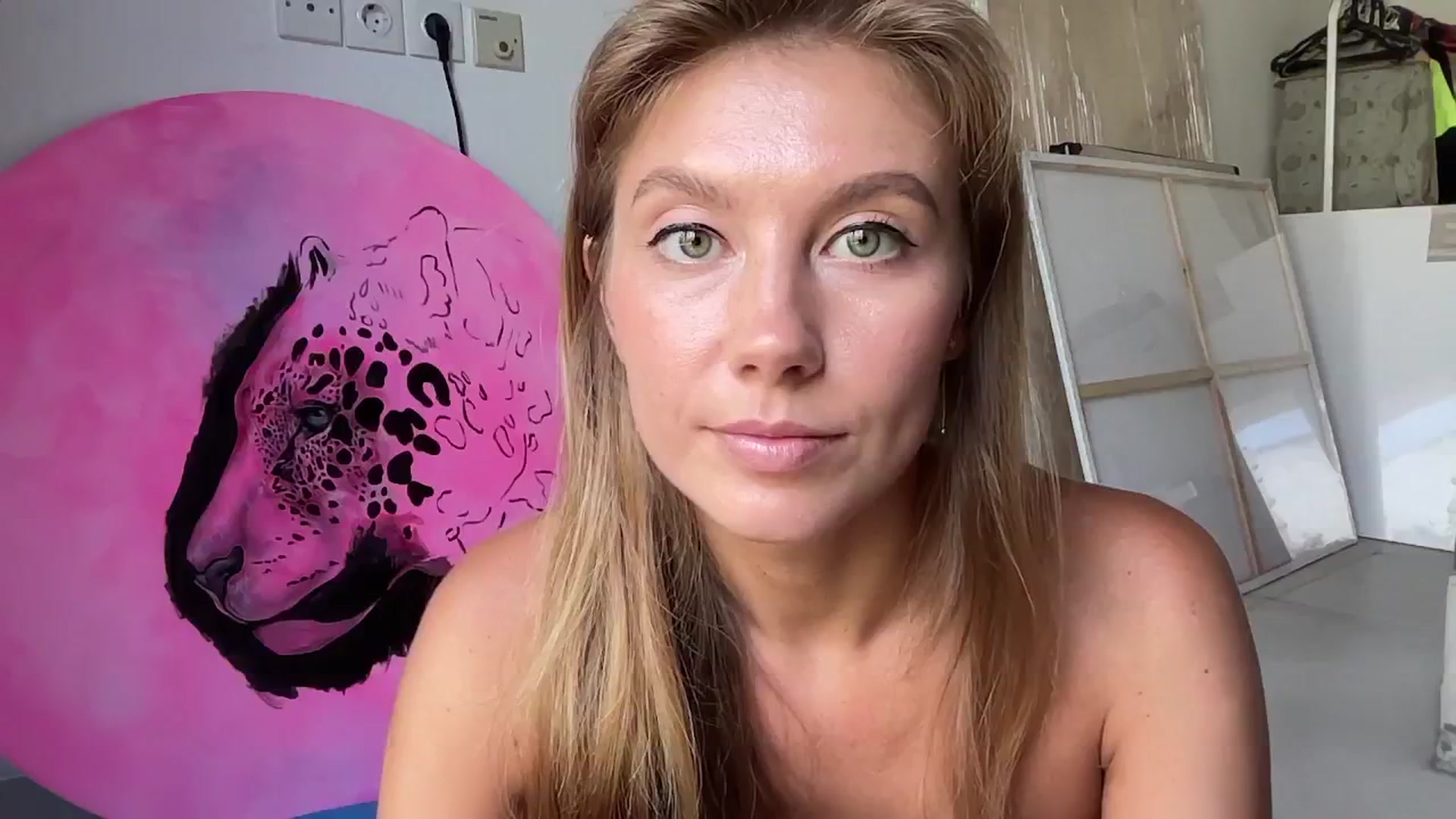Gallery image thumbnail from SurfGirls's myfreecams stream on, 04/11/2025, 04:19 image 8 of 20