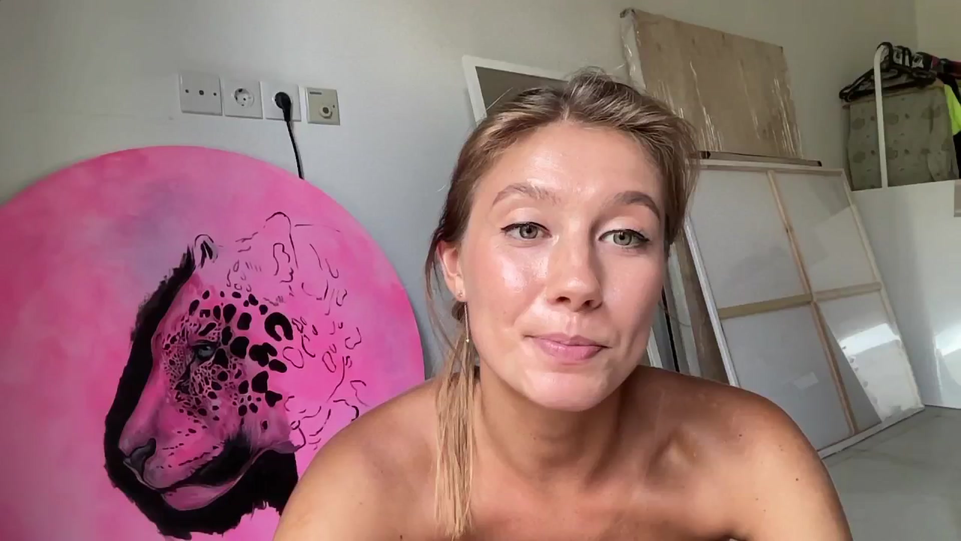 Gallery image thumbnail from SurfGirls's myfreecams stream on, 04/11/2025, 05:52 image 3 of 20