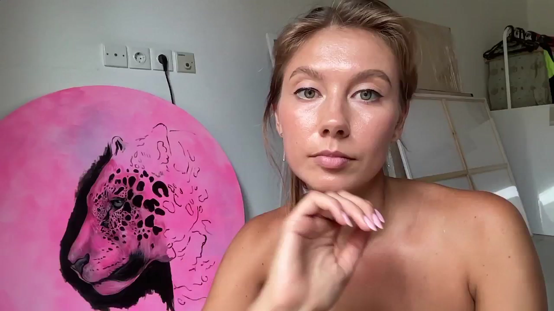 Gallery image thumbnail from SurfGirls's myfreecams stream on, 04/11/2025, 05:52 image 16 of 20