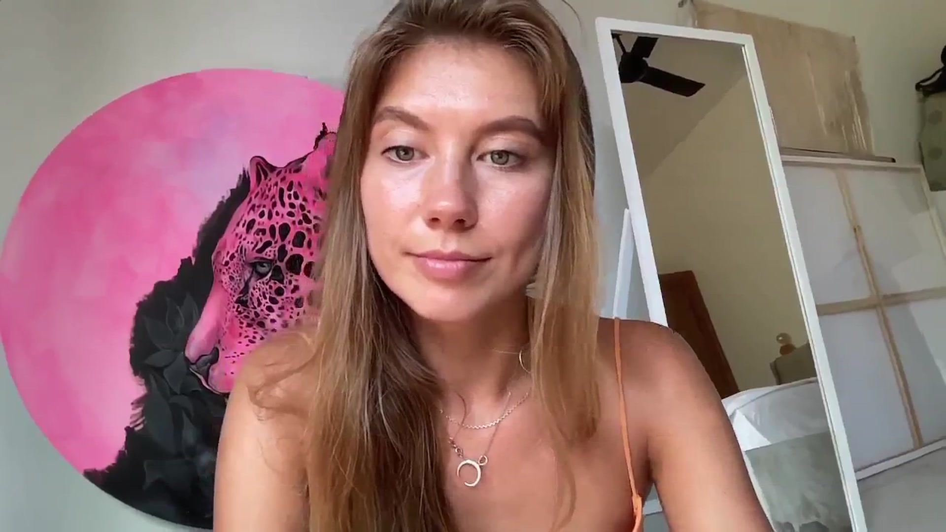 Gallery image thumbnail from SurfGirls's myfreecams stream on, 04/16/2025, 07:17 image 14 of 20