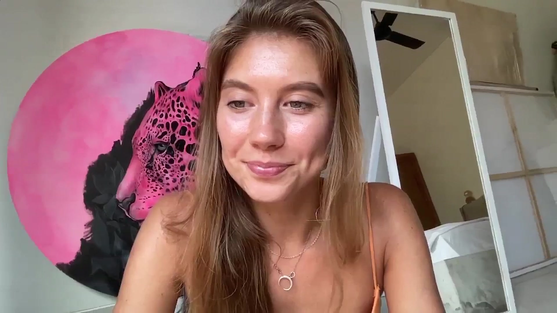 Gallery image thumbnail from SurfGirls's myfreecams stream on, 04/16/2025, 07:17 image 10 of 20