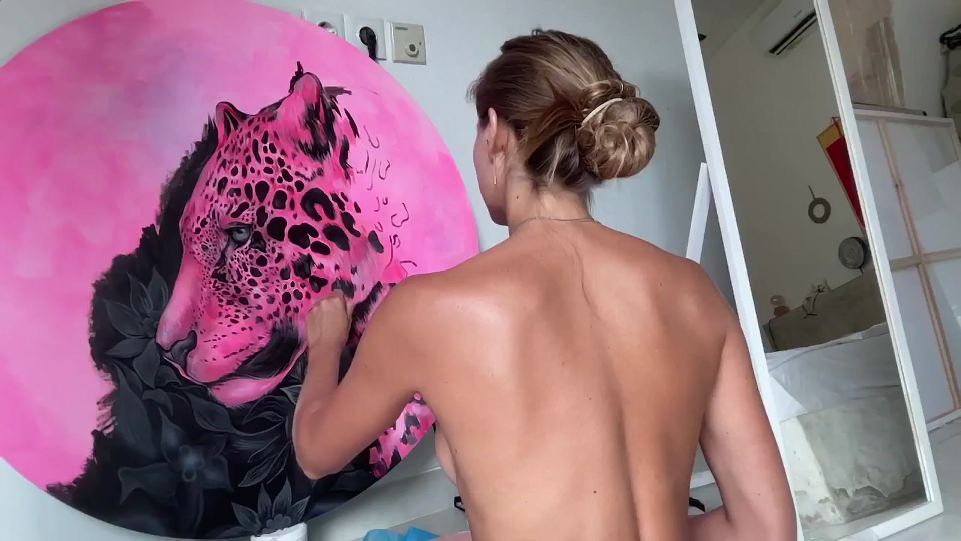 Gallery image thumbnail from SurfGirls's myfreecams stream on, 04/16/2025, 08:25 image 10 of 20