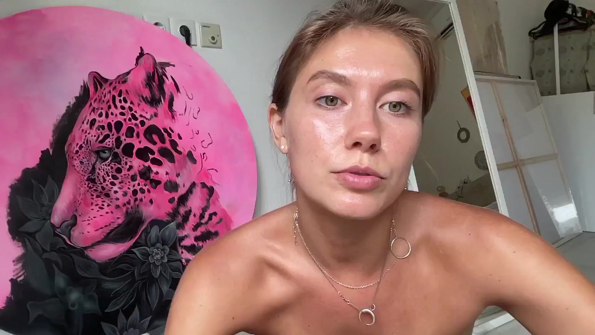 Gallery image thumbnail from SurfGirls's myfreecams stream on, 04/16/2025, 08:25 image 11 of 20