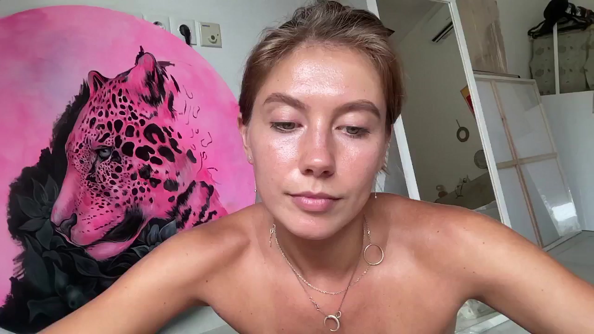 Gallery image thumbnail from SurfGirls's myfreecams stream on, 04/16/2025, 08:25 image 12 of 20
