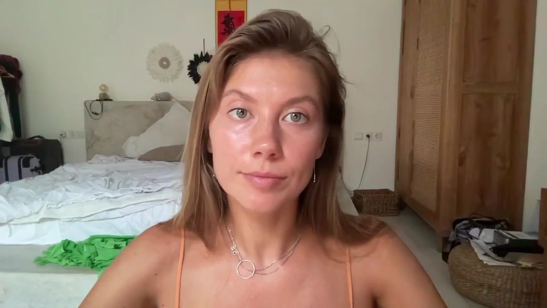 Gallery image thumbnail from SurfGirls's myfreecams stream on, 04/16/2025, 23:15 image 15 of 20