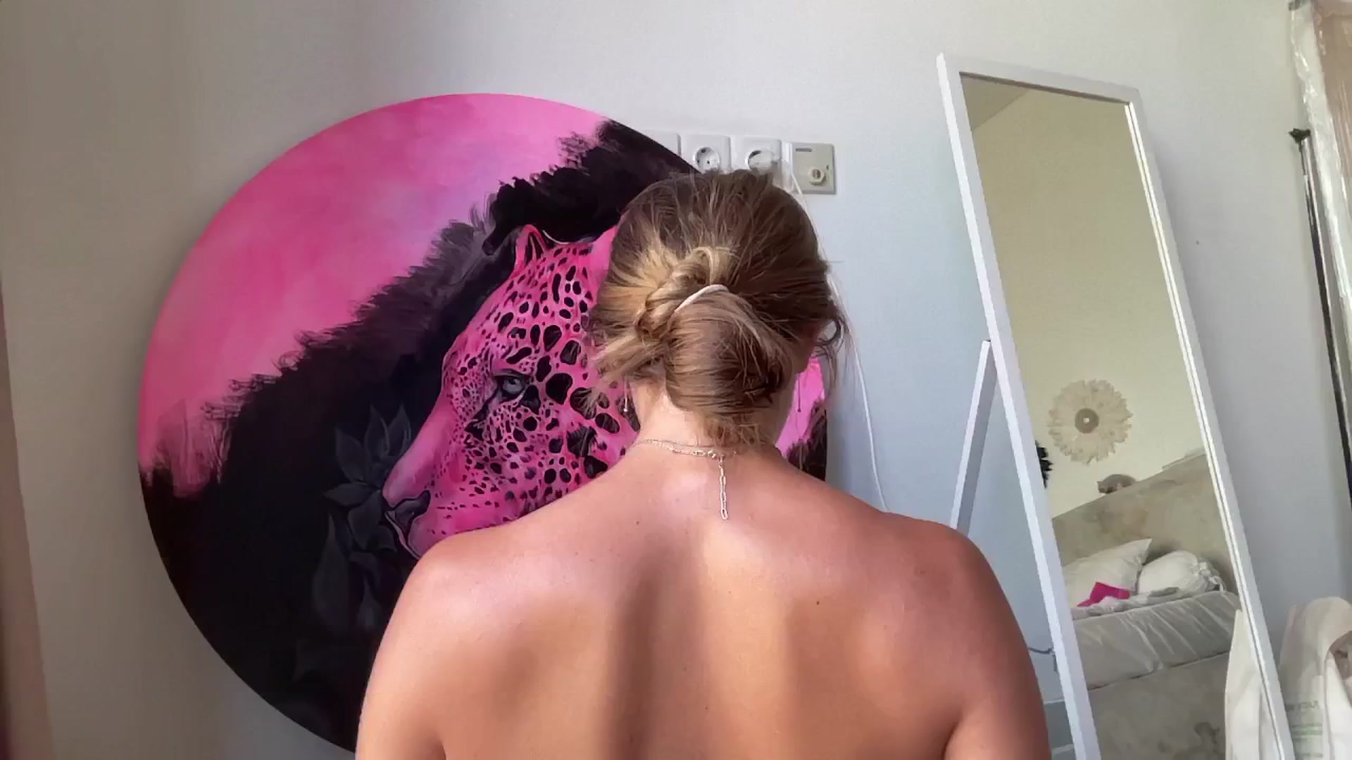 Gallery image thumbnail from SurfGirls's myfreecams stream on, 04/20/2025, 04:26 image 16 of 20