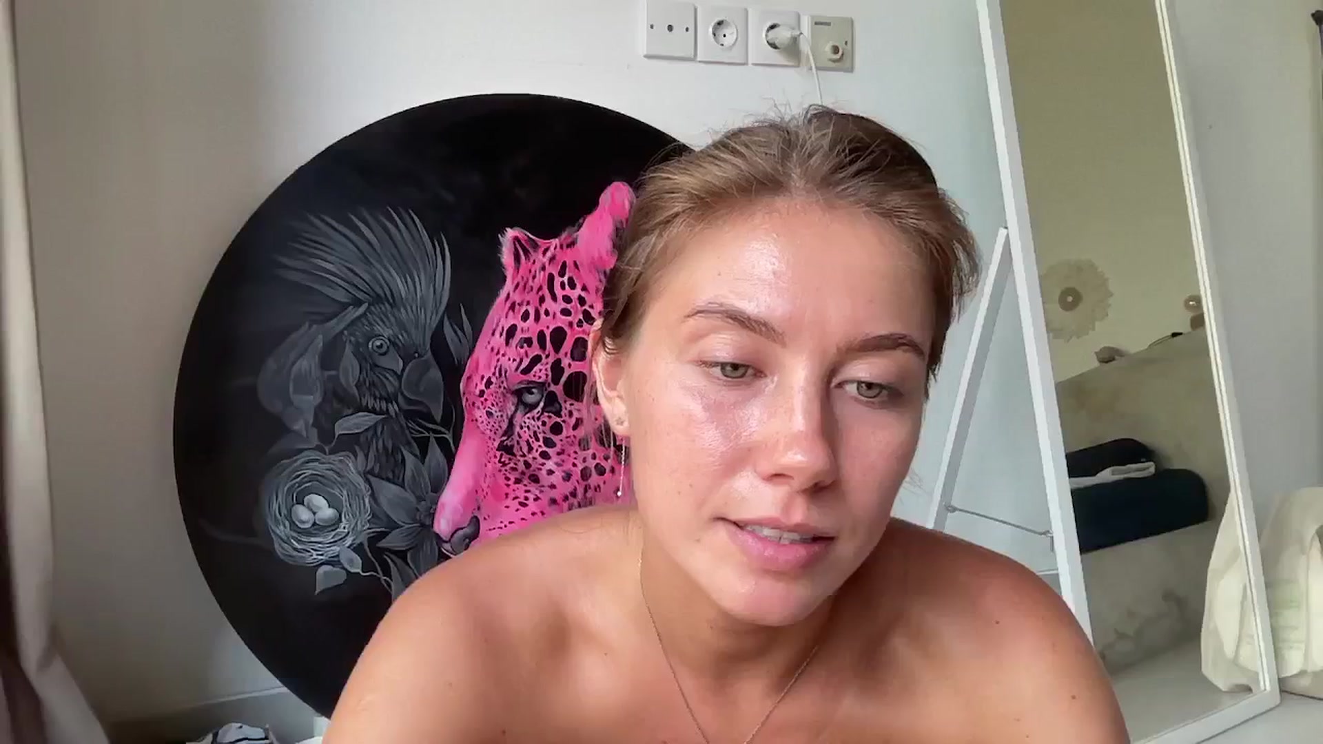 Gallery image thumbnail from SurfGirls's myfreecams stream on, 04/25/2025, 05:39 image 14 of 20