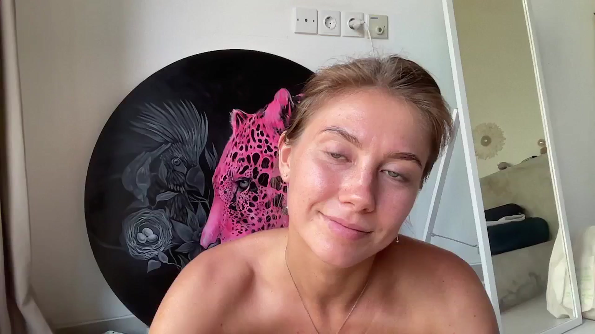 Gallery image thumbnail from SurfGirls's myfreecams stream on, 04/25/2025, 05:39 image 10 of 20
