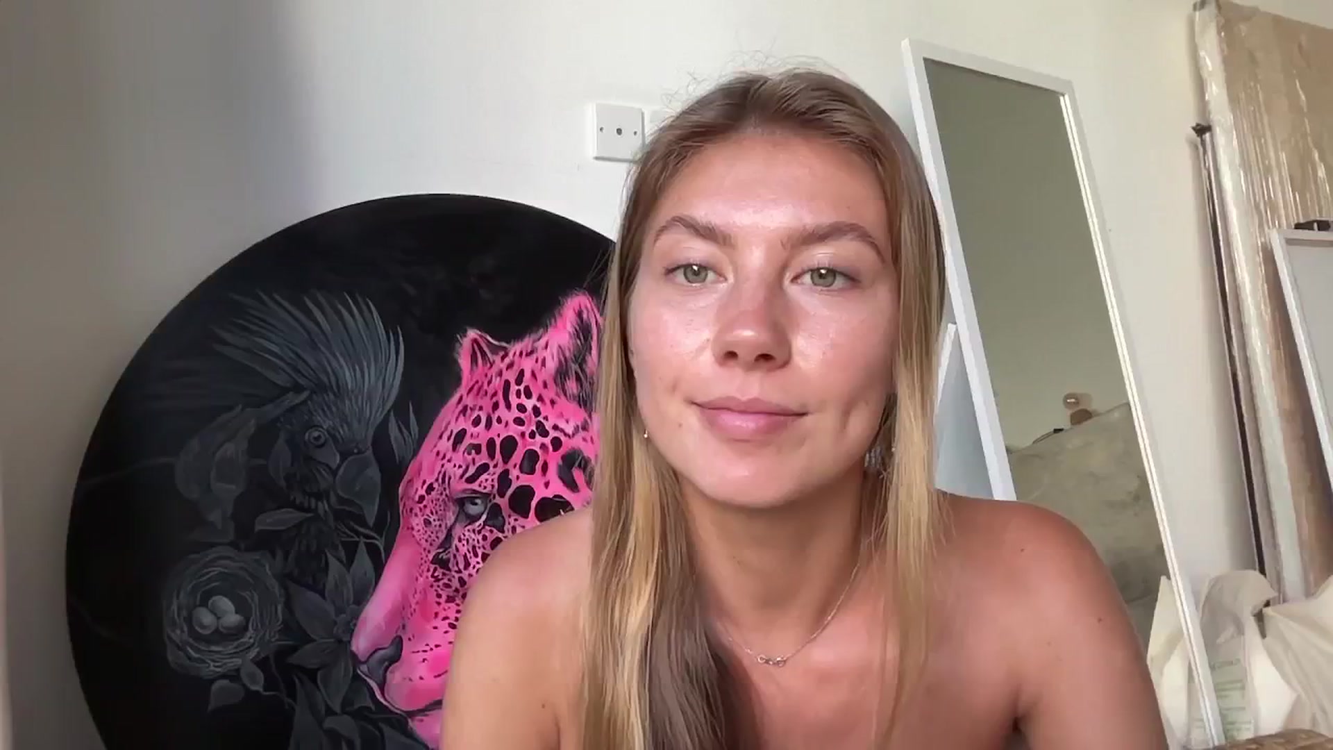 Gallery image thumbnail from SurfGirls's myfreecams stream on, 04/27/2025, 01:40 image 13 of 20
