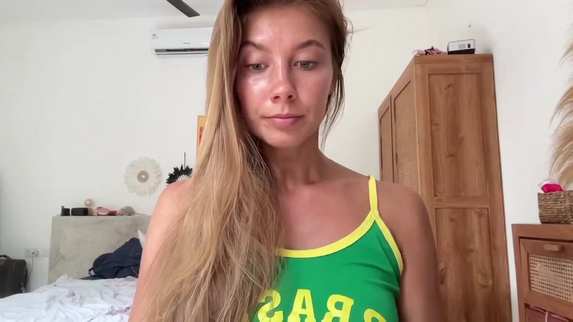 Gallery image thumbnail from SurfGirls's myfreecams stream on, 05/02/2025, 07:13 image 16 of 20