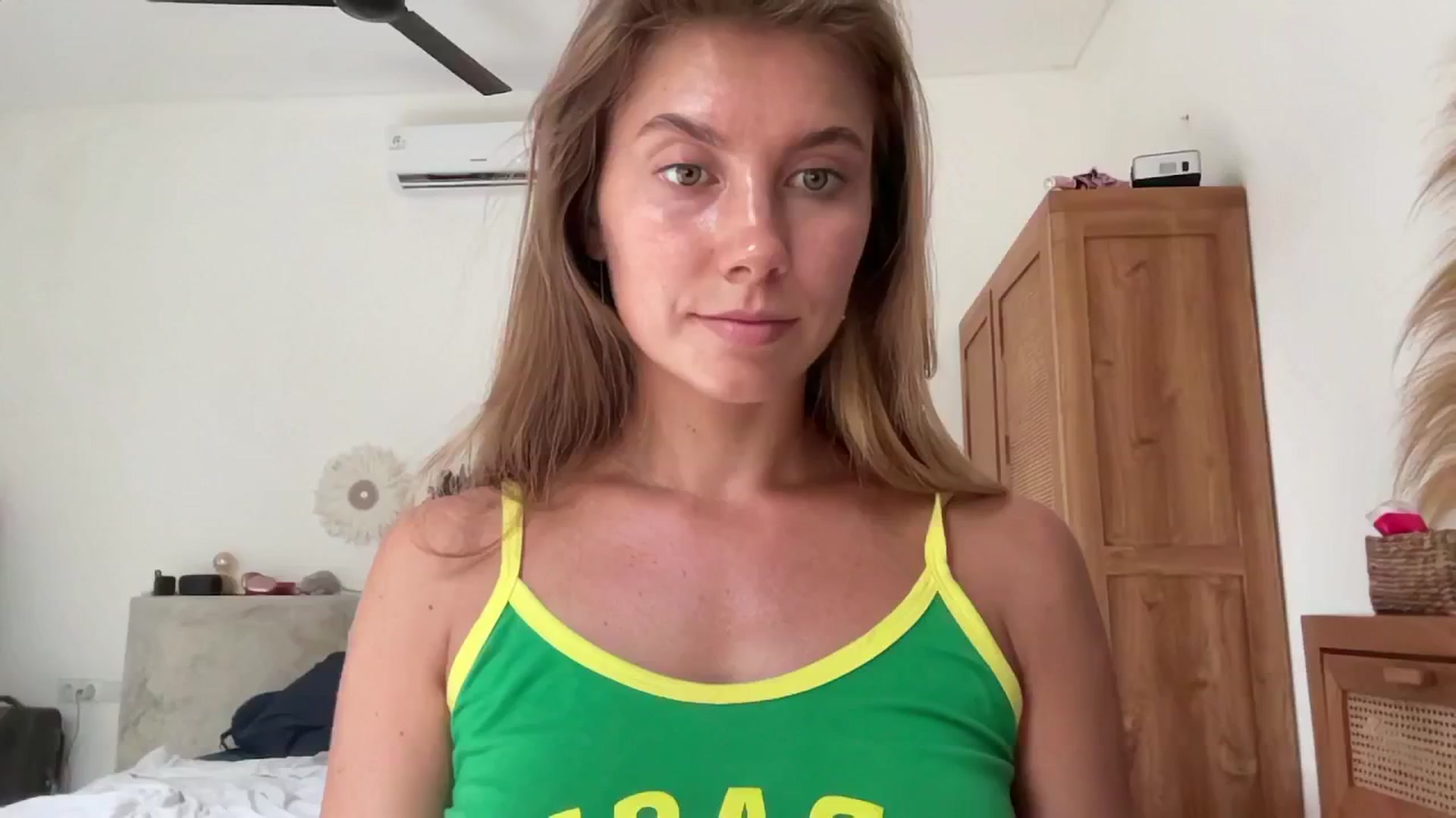 Gallery image thumbnail from SurfGirls's myfreecams stream on, 05/02/2025, 07:13 image 11 of 20