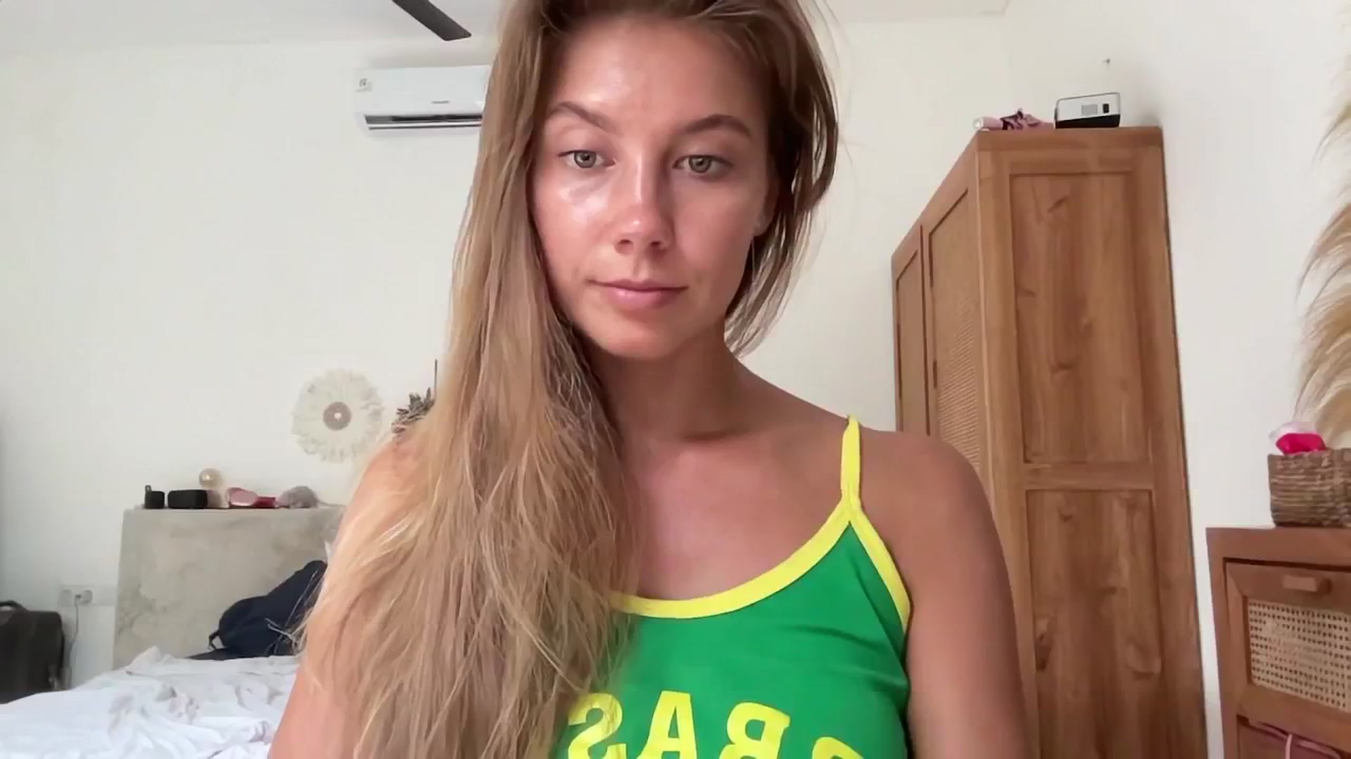 Gallery image thumbnail from SurfGirls's myfreecams stream on, 05/02/2025, 07:13 image 17 of 20