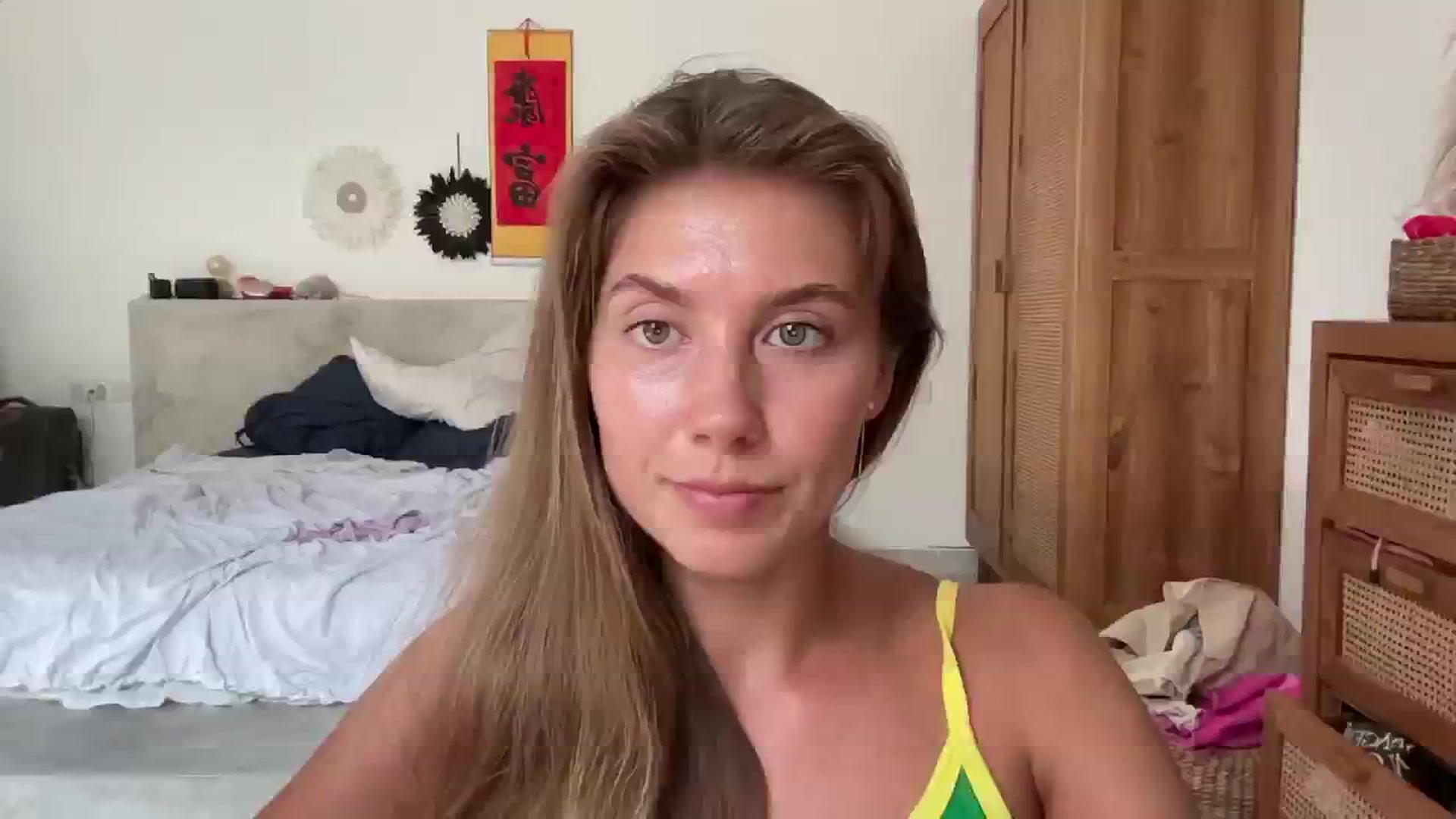 Gallery image thumbnail from SurfGirls's myfreecams stream on, 05/02/2025, 07:13 image 4 of 20