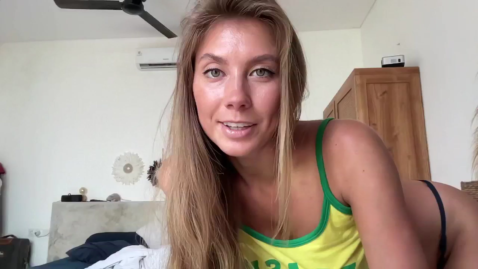 Gallery image thumbnail from SurfGirls's myfreecams stream on, 05/03/2025, 05:30 image 3 of 20
