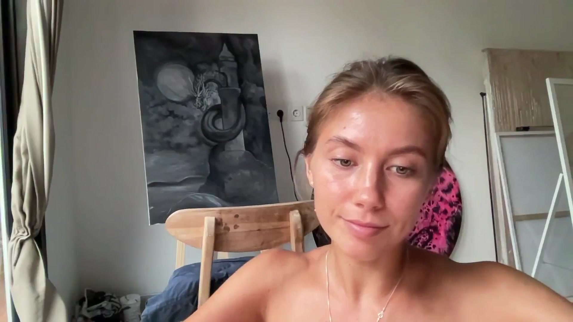 Gallery image thumbnail from SurfGirls's myfreecams stream on, 05/06/2025, 09:41 image 10 of 20
