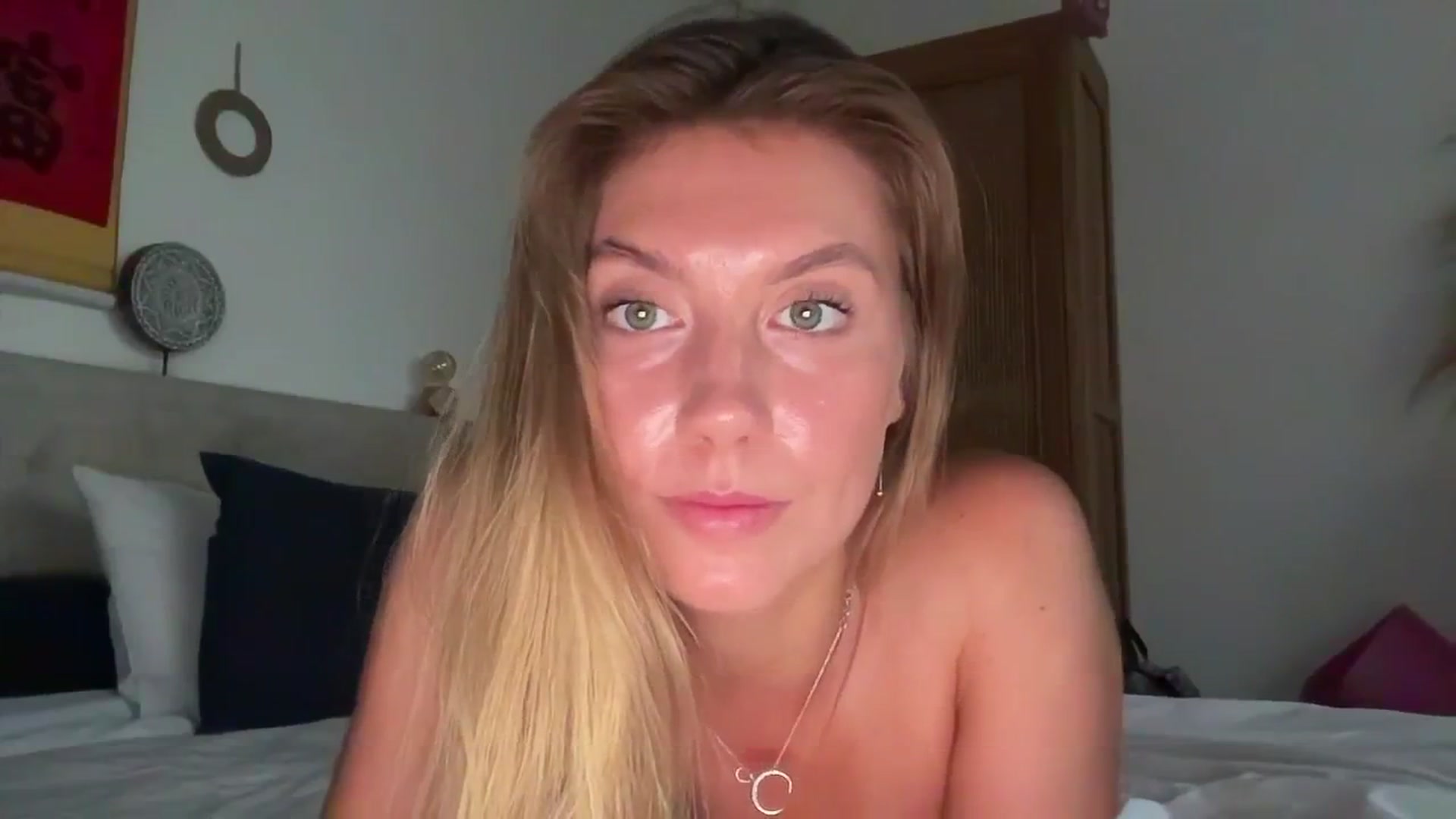 Gallery image thumbnail from SurfGirls's myfreecams stream on, 05/13/2025, 09:10 image 3 of 20
