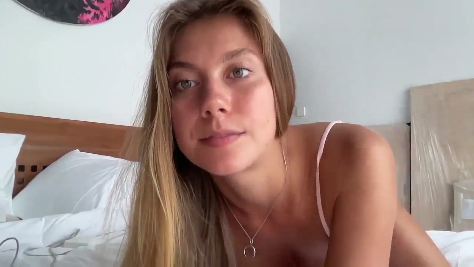 Gallery image thumbnail from SurfGirls's myfreecams stream on, 05/17/2025, 08:15 image 9 of 20