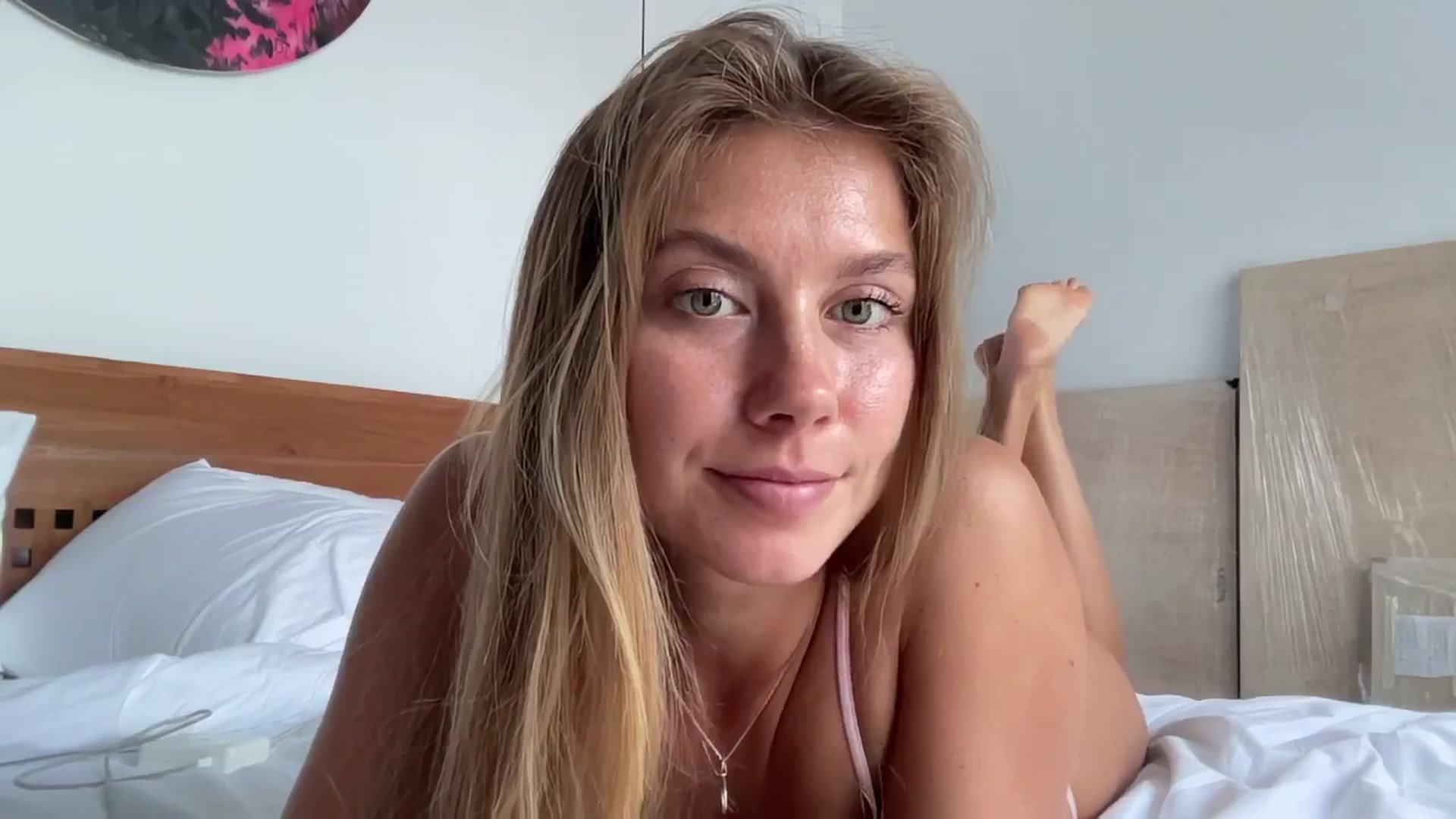 Gallery image thumbnail from SurfGirls's myfreecams stream on, 05/17/2025, 08:15 image 2 of 20