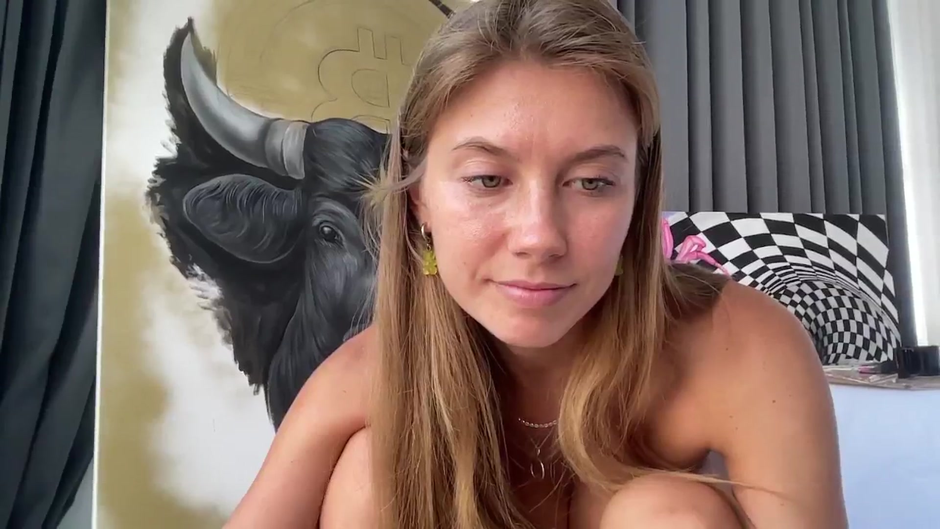 Gallery image thumbnail from SurfGirls's myfreecams stream on, 05/27/2025, 04:58 image 8 of 20