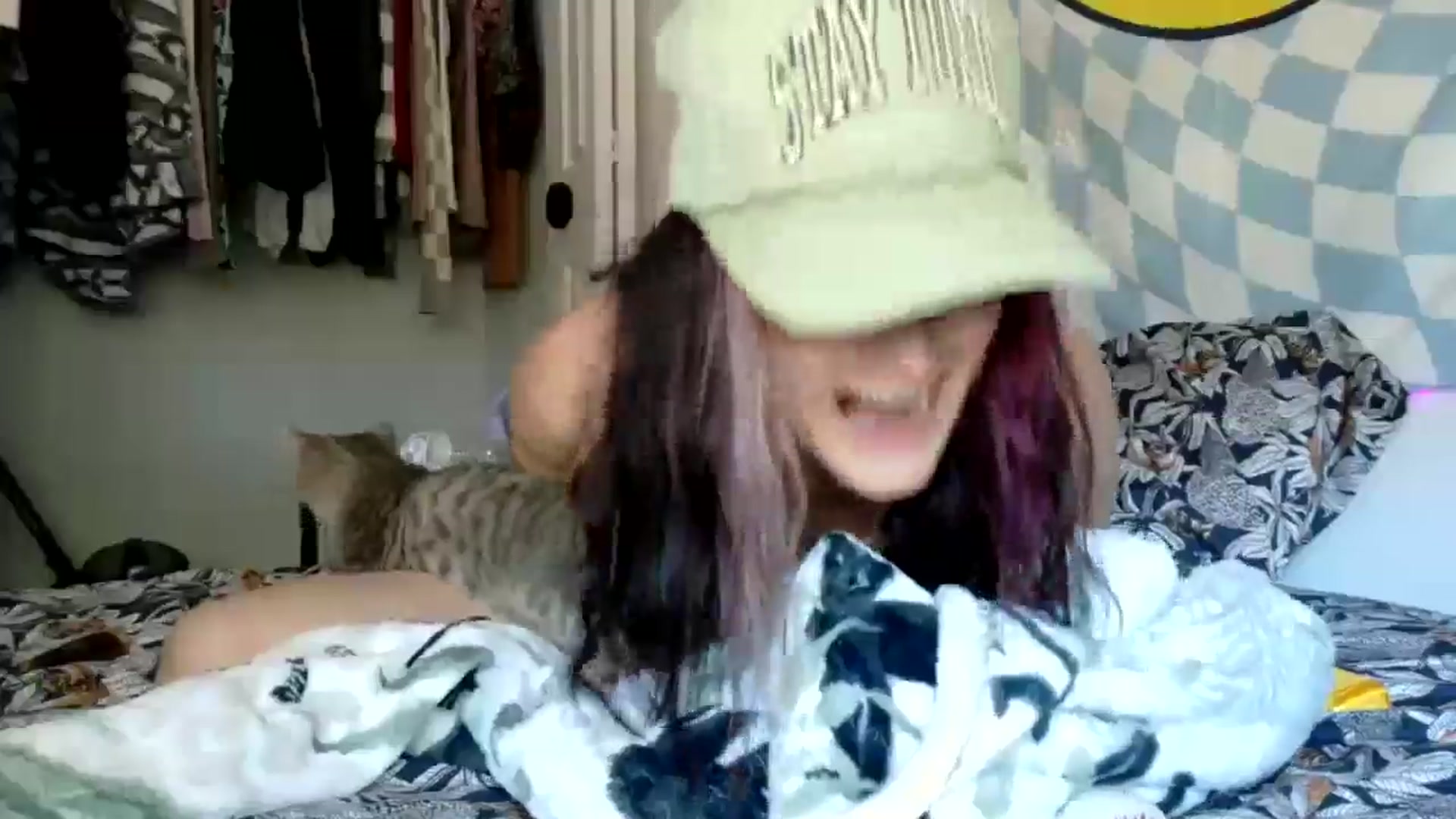 Gallery image thumbnail from SurfSlut's myfreecams stream on, 12/30/2024, 16:52 image 16 of 20