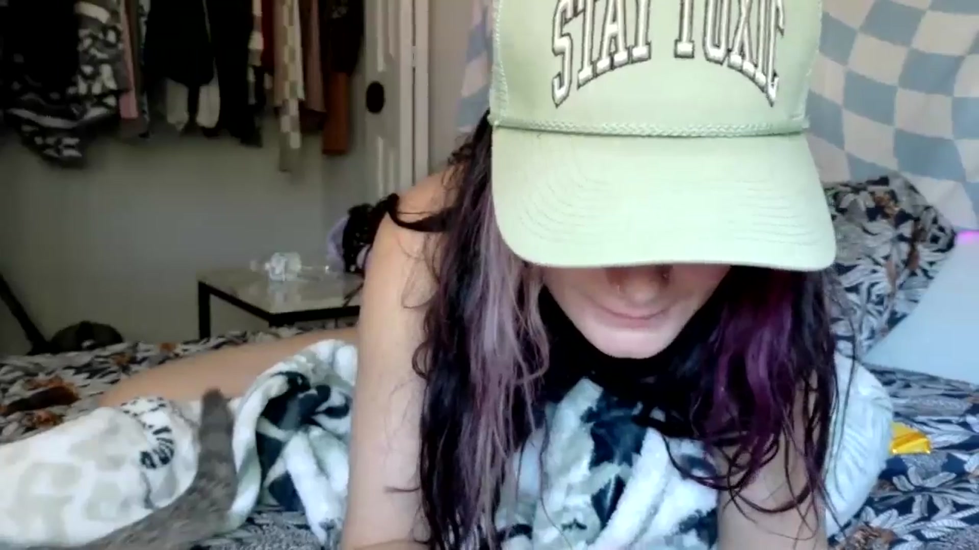 Gallery image thumbnail from SurfSlut's myfreecams stream on, 12/30/2024, 16:52 image 14 of 20