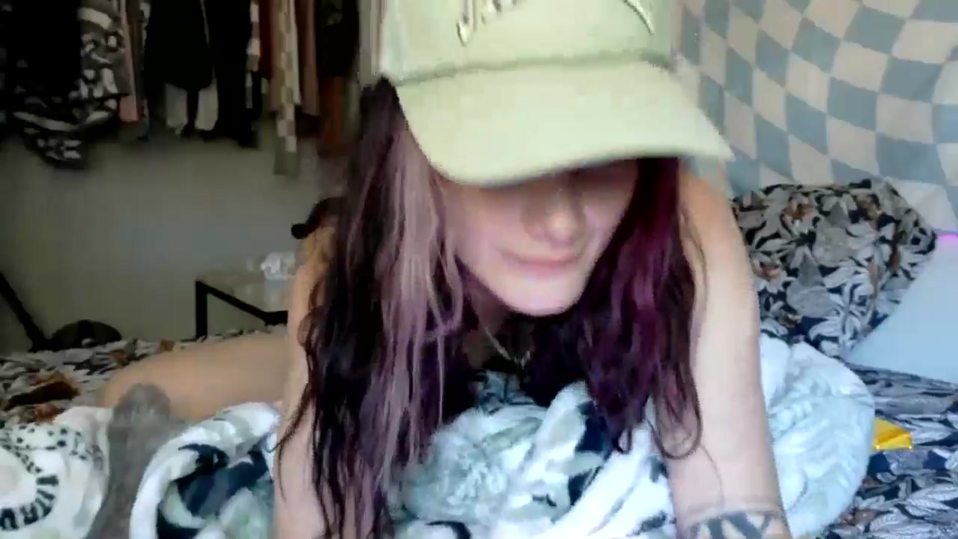 Gallery image thumbnail from SurfSlut's myfreecams stream on, 12/30/2024, 16:52 image 13 of 20
