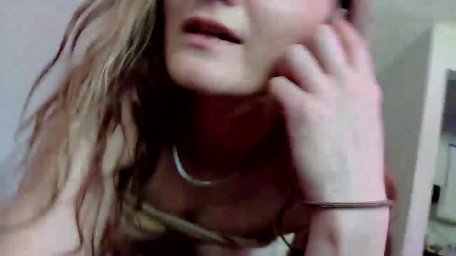 Gallery image thumbnail from SurfSlut's myfreecams stream on, 04/20/2025, 15:01 image 14 of 20