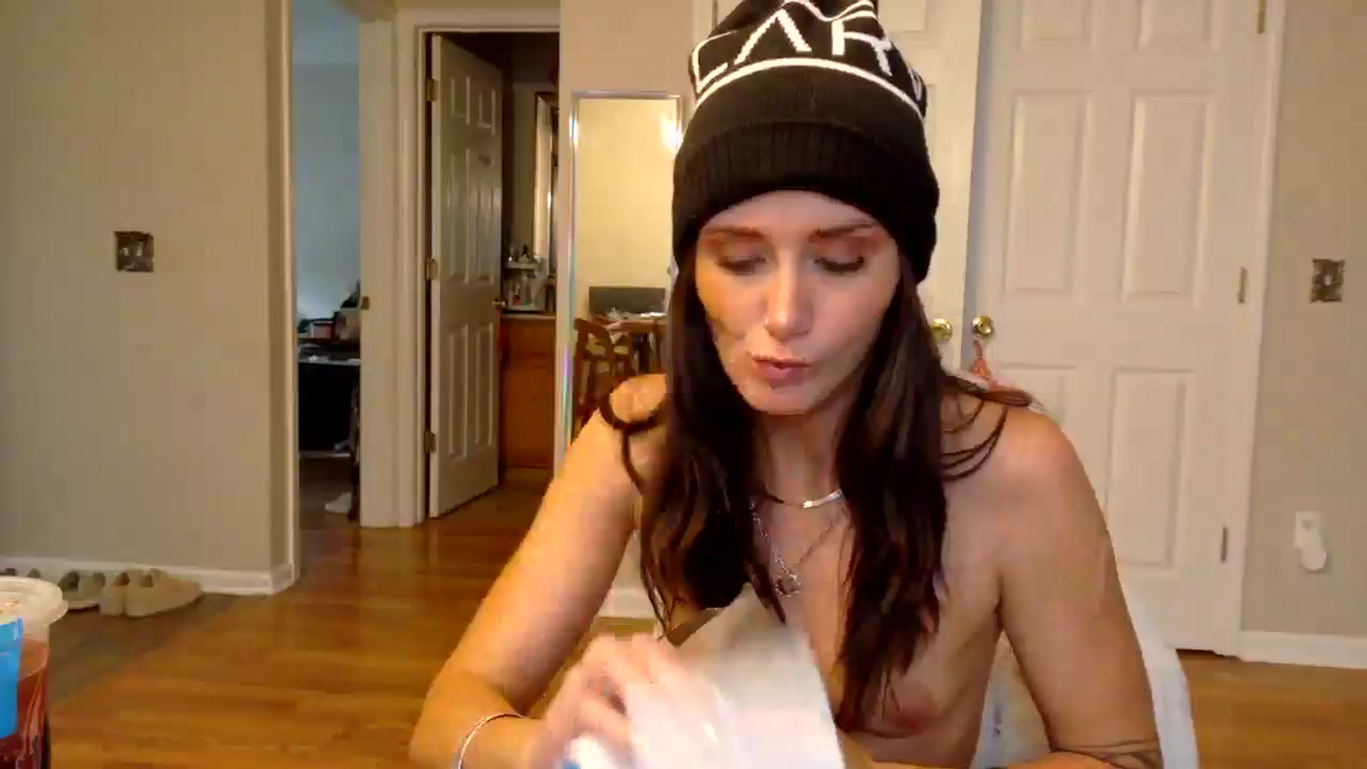 Gallery image thumbnail from SurfSlut's myfreecams stream on, 01/03/2026, 18:46 image 6 of 20