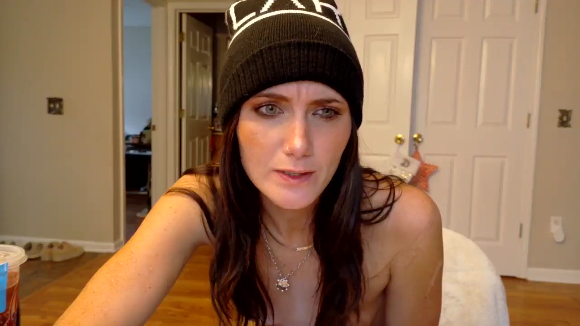 Gallery image thumbnail from SurfSlut's myfreecams stream on, 01/03/2026, 18:46 image 2 of 20