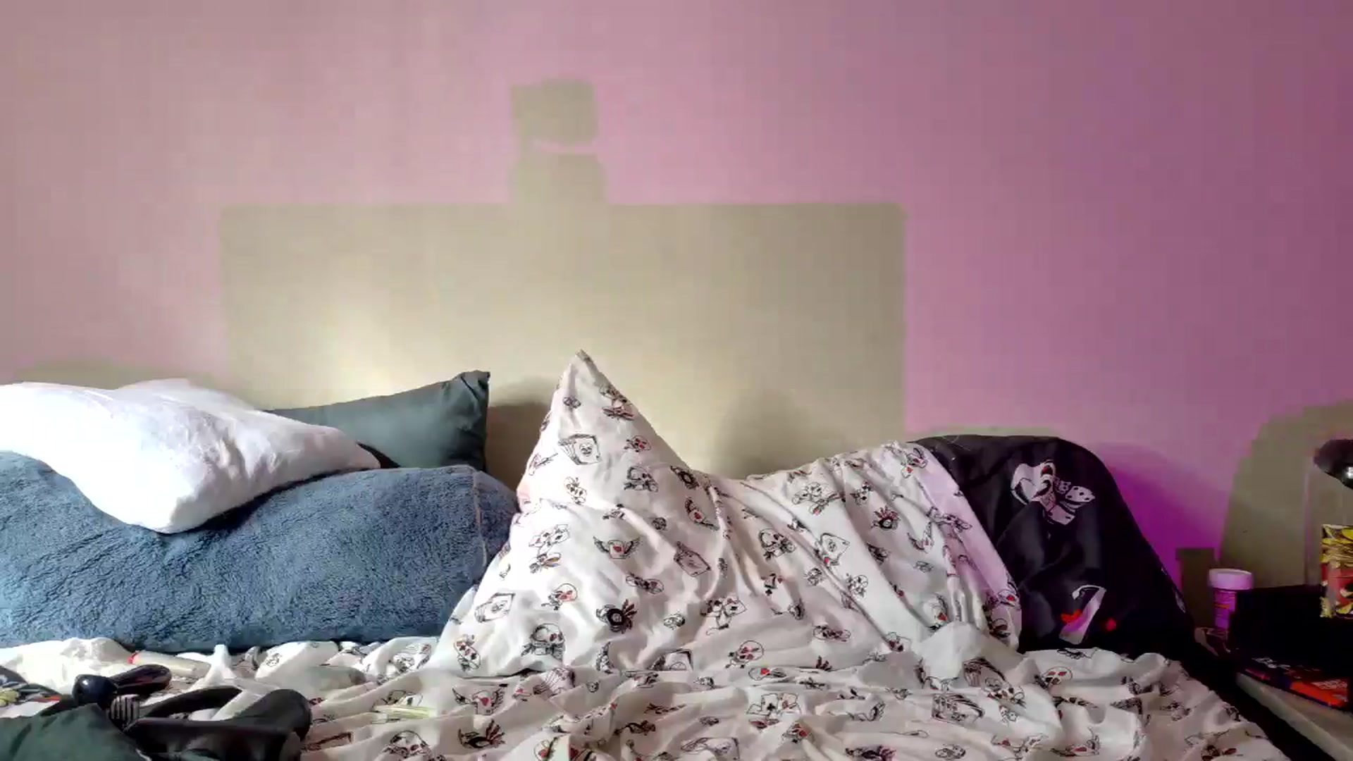 Gallery image thumbnail from SurfSlut's myfreecams stream on, 01/03/2026, 18:46 image 18 of 20