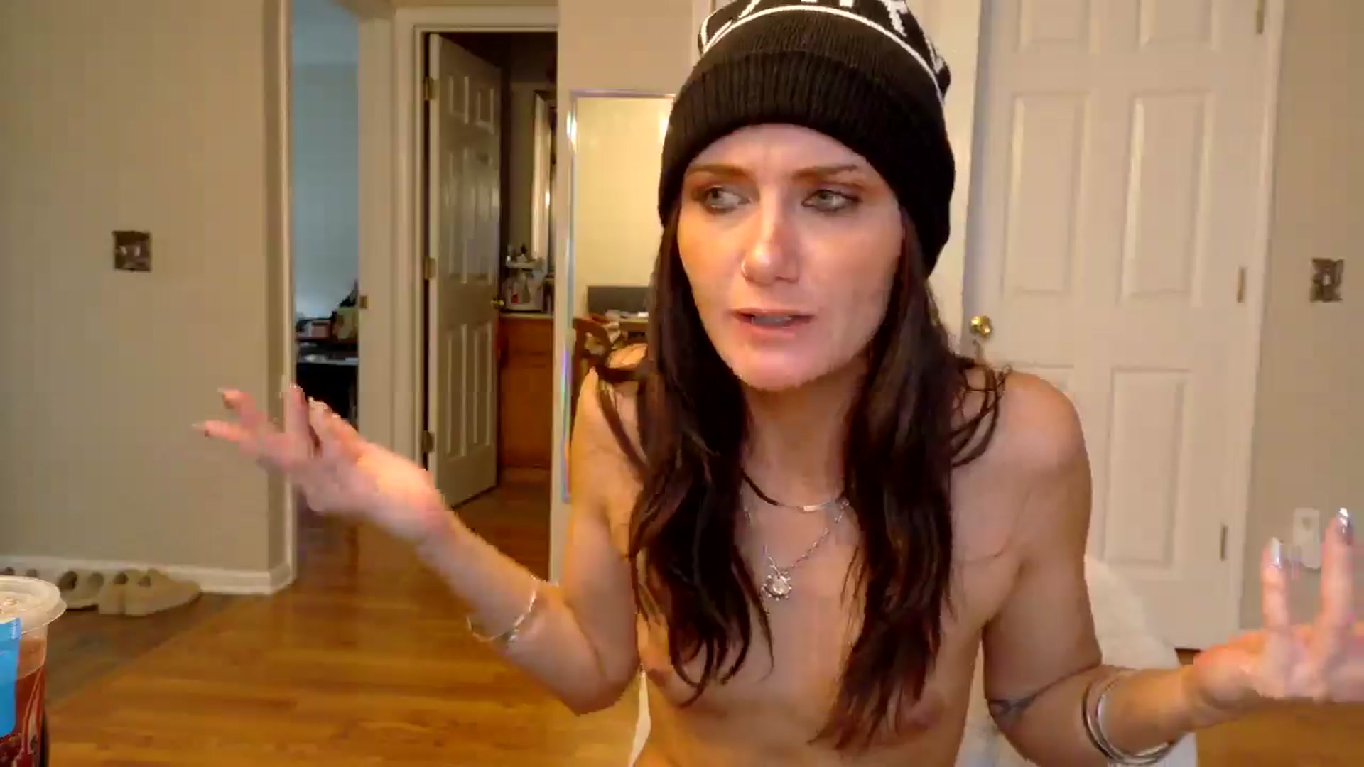 Gallery image thumbnail from SurfSlut's myfreecams stream on, 01/03/2026, 18:46 image 4 of 20