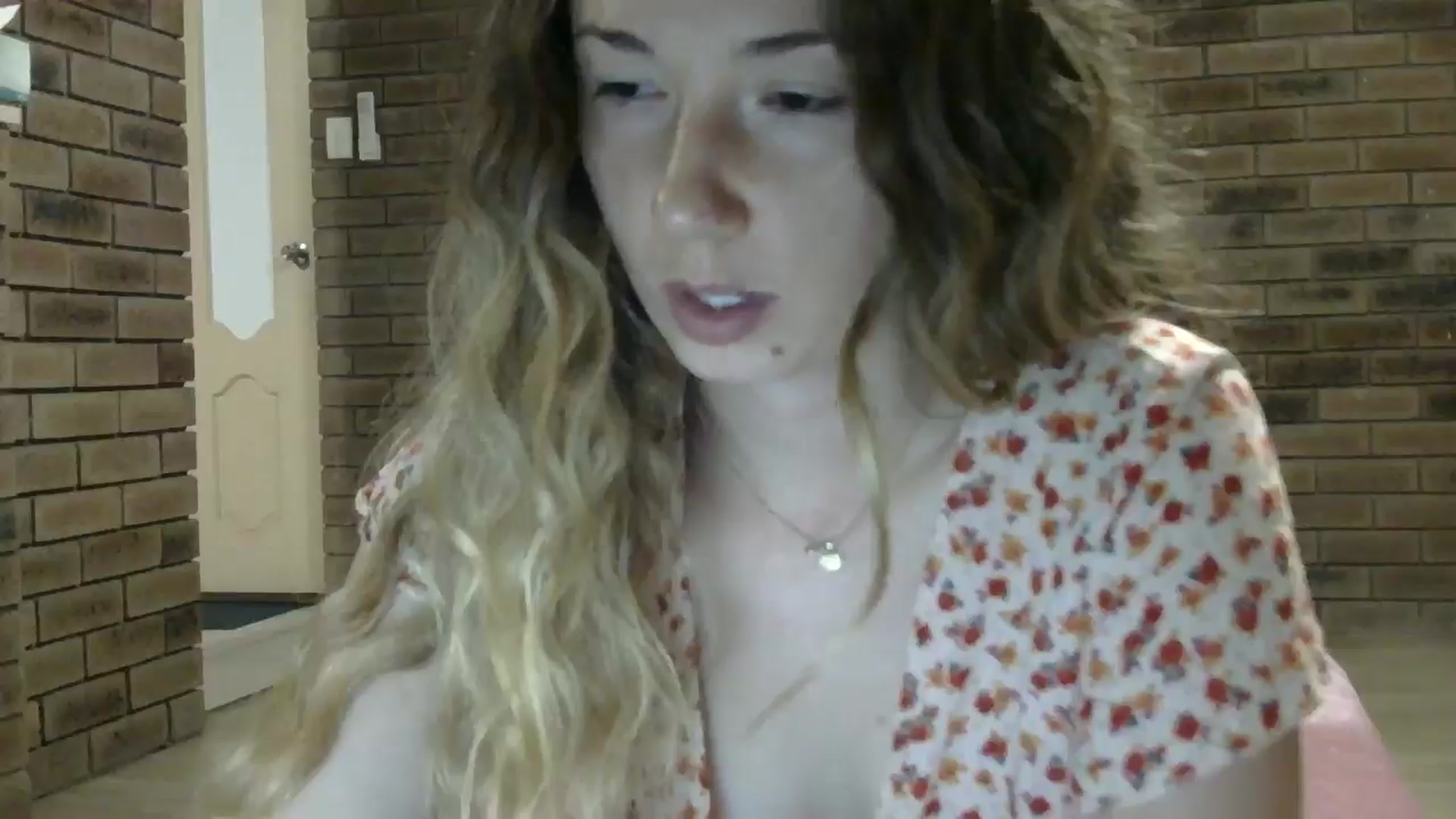 Gallery image thumbnail from SurfyChick's myfreecams stream on, 11/04/2024, 12:49 image 5 of 20